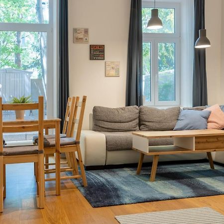 Cozy Apartment, 2 Private Terraces, 8 Min To City Center Wenen Buitenkant foto