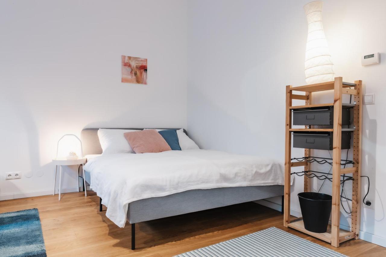 Cozy Apartment, 2 Private Terraces, 8 Min To City Center Wenen Buitenkant foto