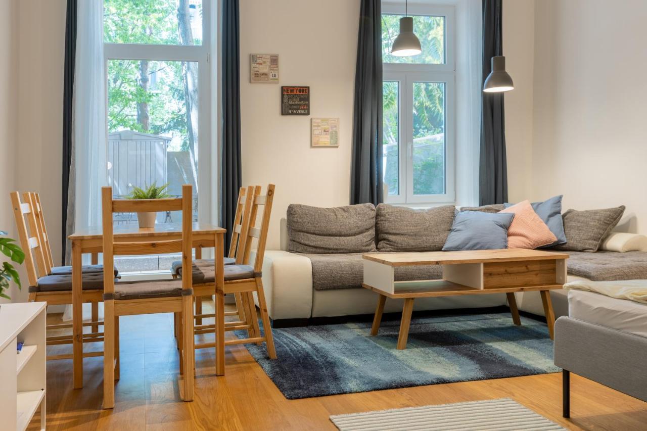 Cozy Apartment, 2 Private Terraces, 8 Min To City Center Wenen Buitenkant foto
