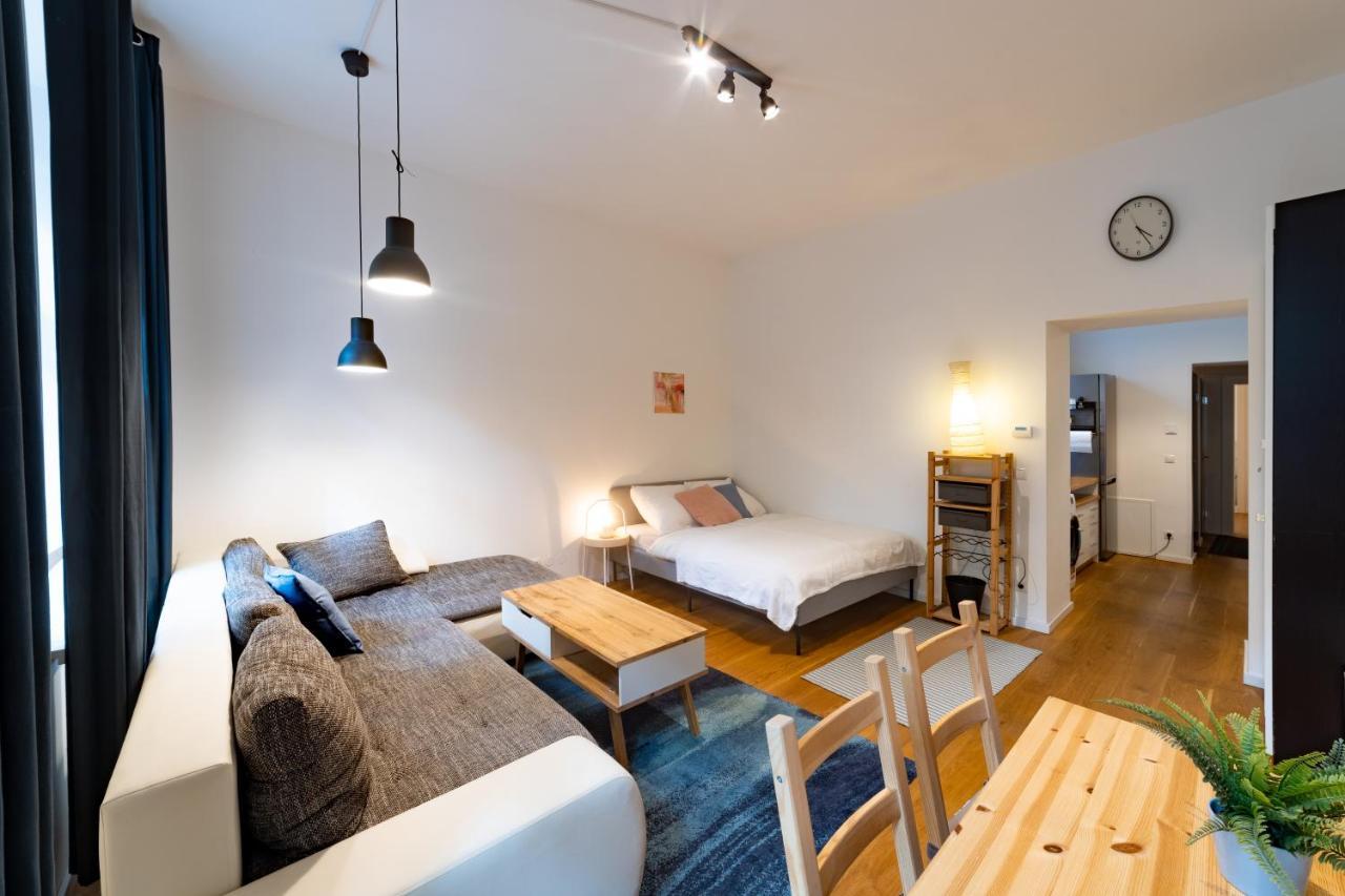 Cozy Apartment, 2 Private Terraces, 8 Min To City Center Wenen Buitenkant foto