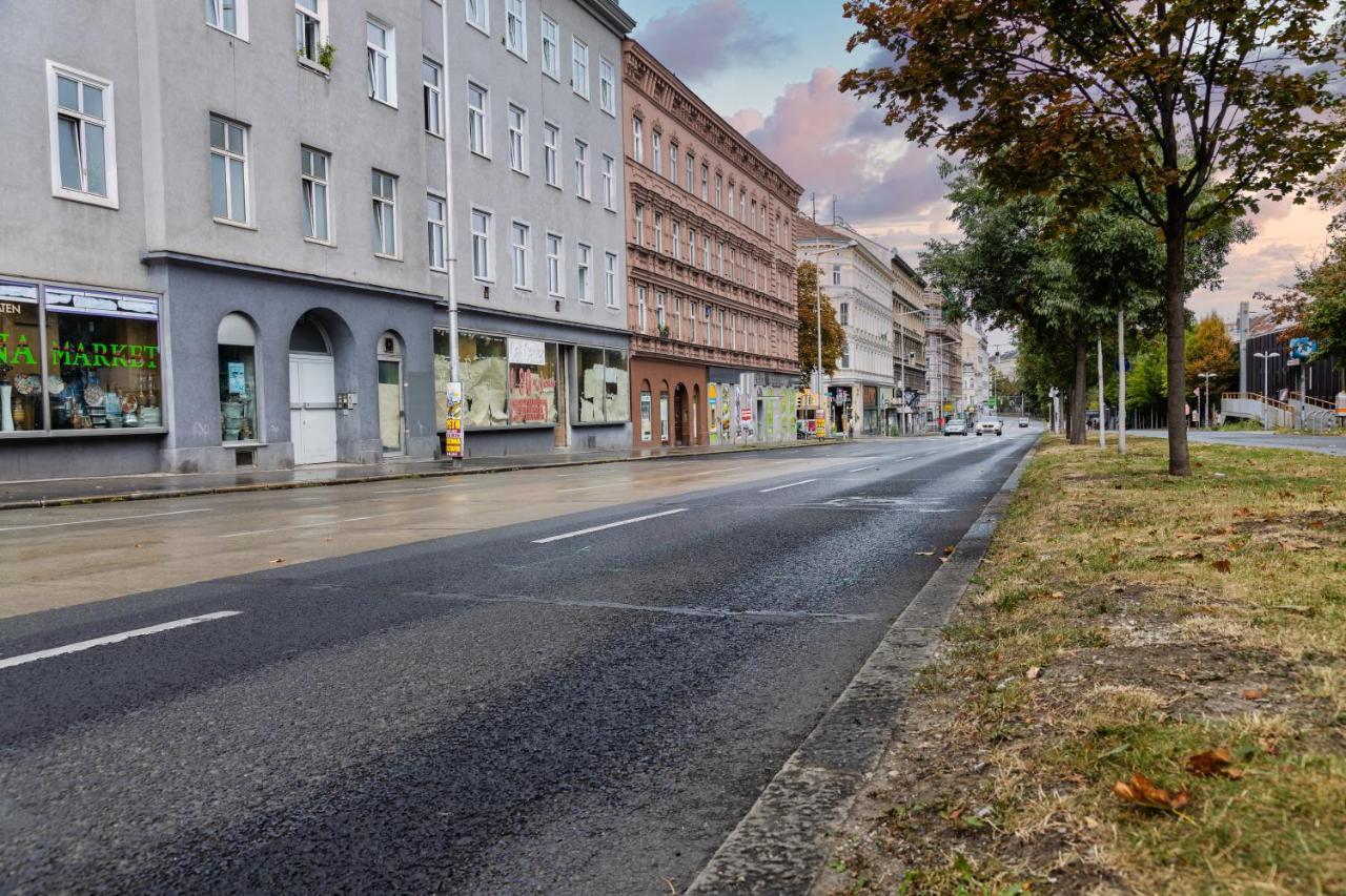 Cozy Apartment, 2 Private Terraces, 8 Min To City Center Wenen Buitenkant foto